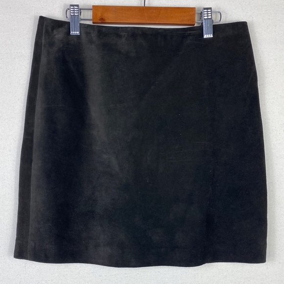 Banana Republic Dresses & Skirts - Banana Republic Leather Skirt